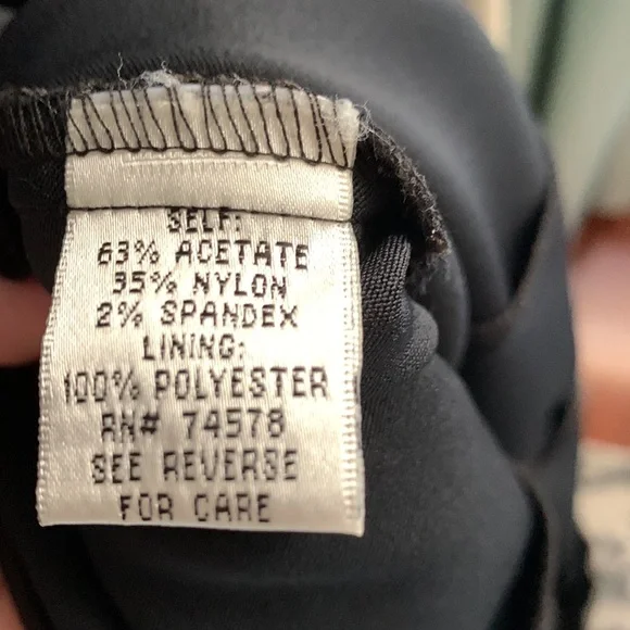 Cache size 8 black satin dress - Picture 5 of 6